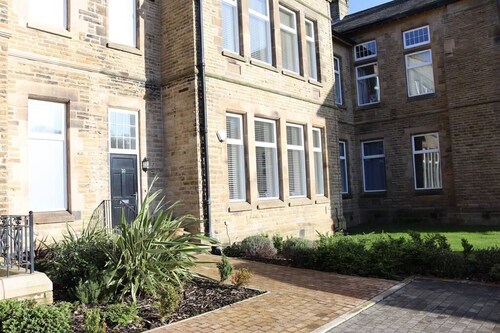 Menston Manor - Stunning Location