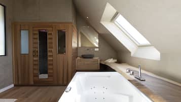 Royal kamer | Luxe beddengoed, Select Comfort-bedden, een minibar