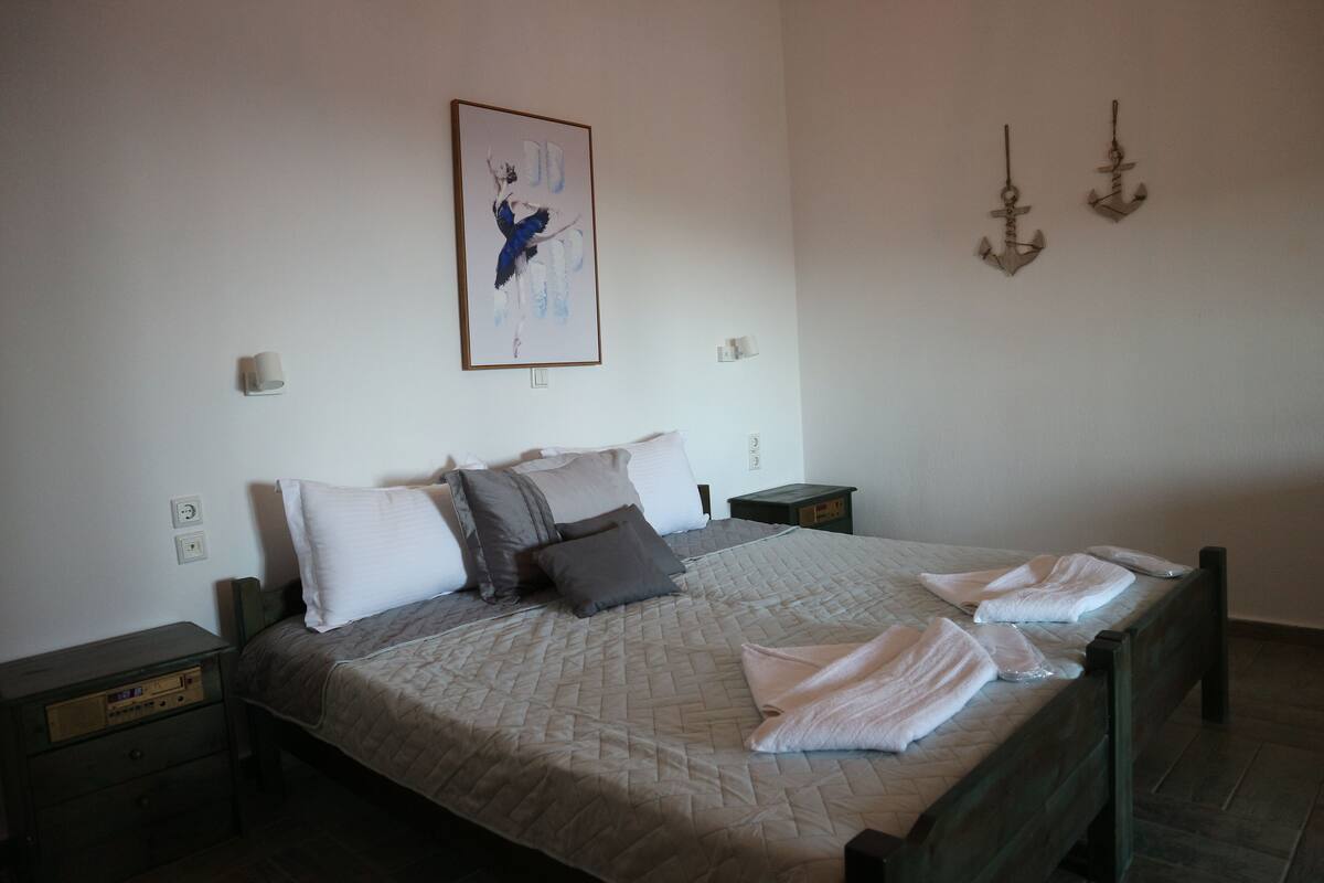 In-room safe, blackout drapes, cribs (free), WiFi (free)