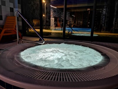 Apartment with sea view, sauna and swimming pool. 5 min from the beach.