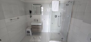 Toallas y papel de baño 