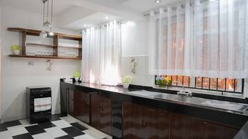 Refrigerador, utensilios de cocina