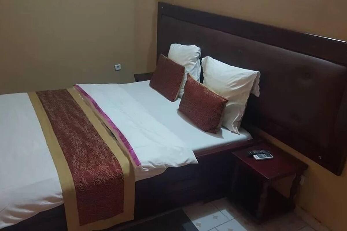 Desk, blackout curtains, free WiFi, bed sheets