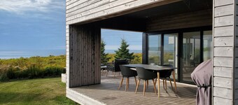 Nuevo, frente al mar, moderna casa de vacaciones con acceso a Cove