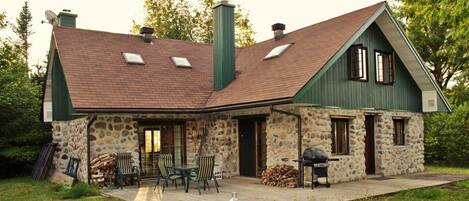 المنشأة من الخارج