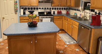 Las saetas Round Rock koko talo 3bd 2. 5 kylpy