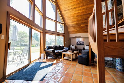 Waterfront Oasis | Walk to Beach, Free Kayaks & Private Boat Slip!