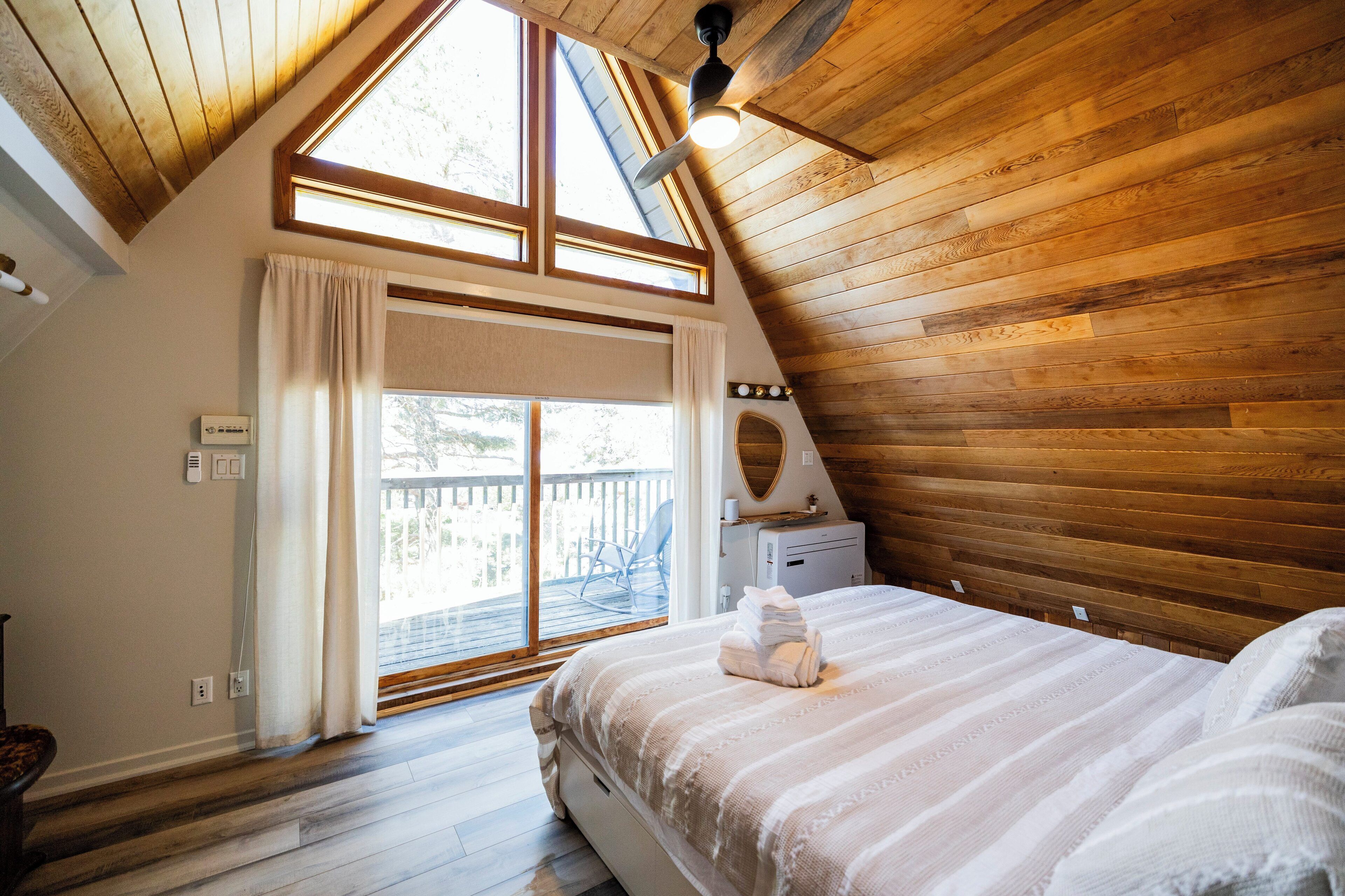 4 bedrooms, travel crib, WiFi