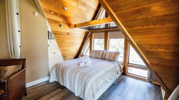 4 bedrooms, travel cot, WiFi