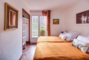 6 chambres, fer et planche à repasser, Wi-Fi gratuit, draps fournis