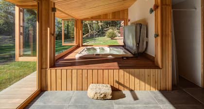 Architect's house not overlooked in the Ossau valley, spa & sauna, 7000m2 park