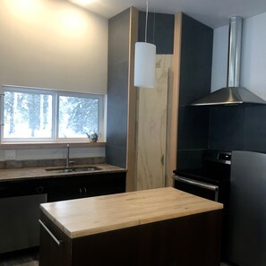 Kühlschrank, Ofen, Herdplatte, Geschirrspüler