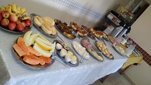 Colazione a buffet inclusa, servita tutte le mattine 