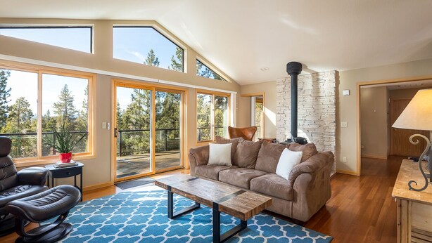 Unclassified image, 1 of 24, button - Lake View Getaway in Stylish "bear Creek Retreat" (Kings Beach)
