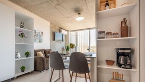 Deluxe Studio | Private kitchen