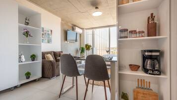 Deluxe Studio | Private kitchen