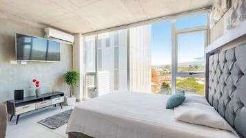 Studio Deluks | Didekorasi berbeda-beda dan dilengkapi dengan perabotan berbeda-beda