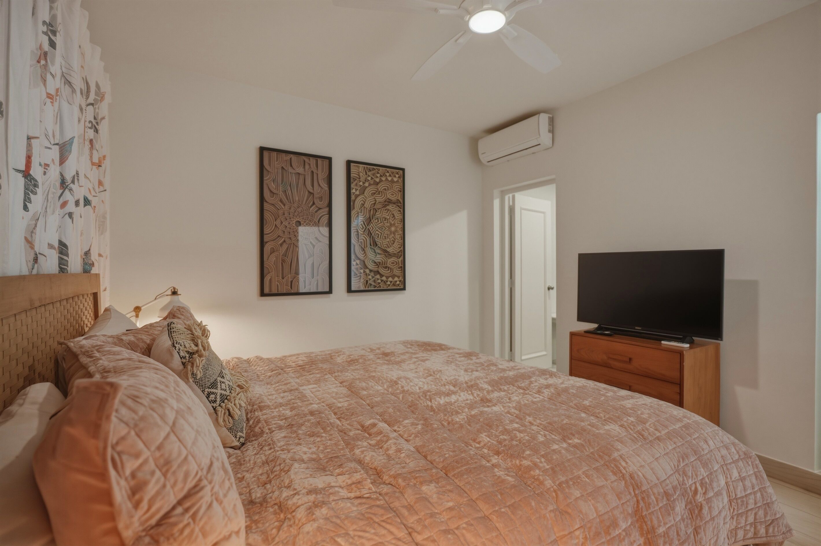 2 slaapkamers, reisbedje, gratis wifi, beddengoed