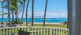 Oceanfront Ground Floor Condo | King Bed, Pool & Bathtub 110