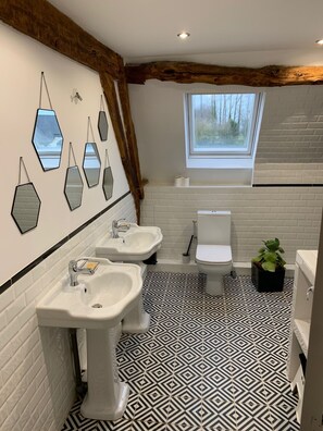 Badewanne, Haartrockner