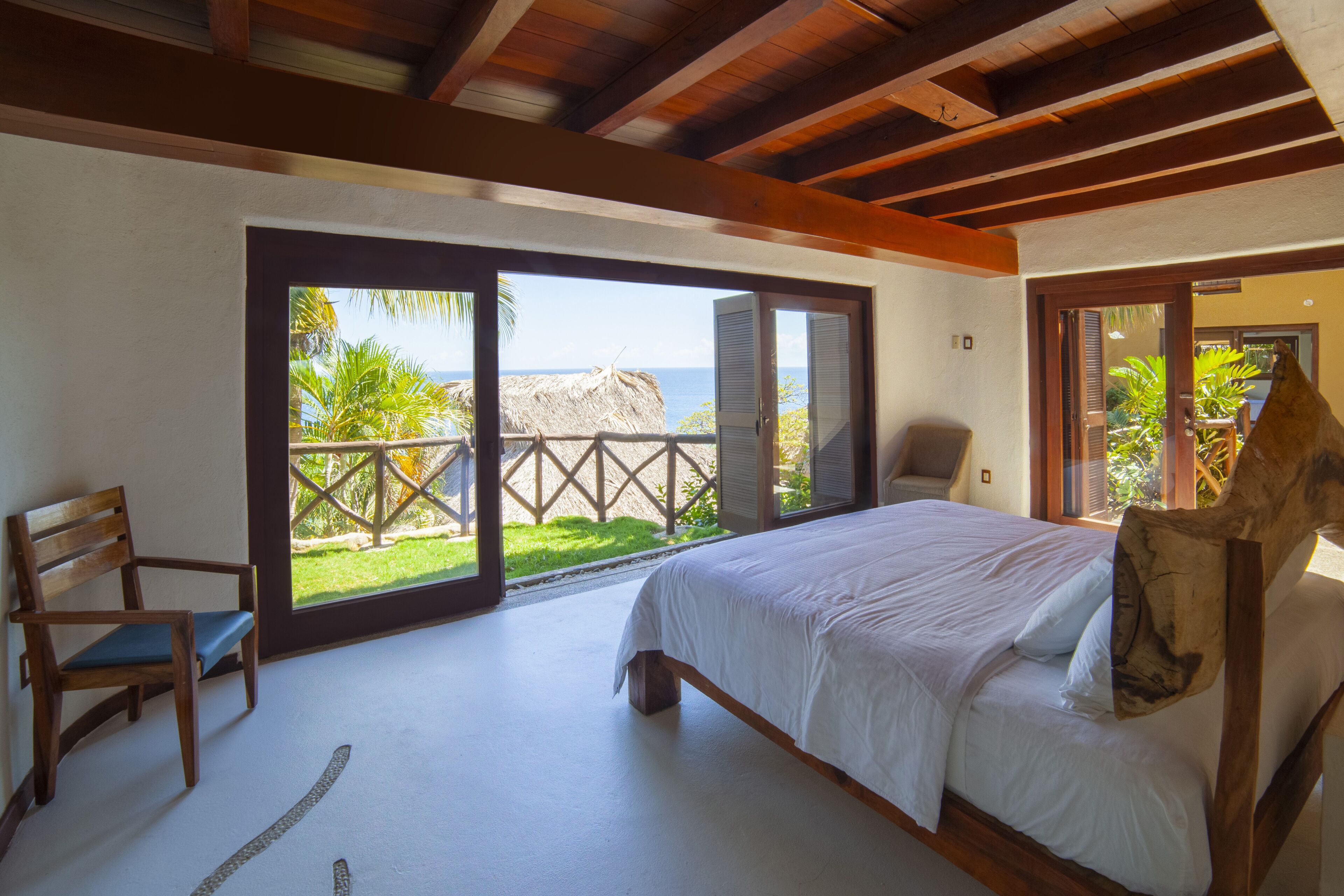 comfort villa | blackout curtains, free wifi, bed sheets