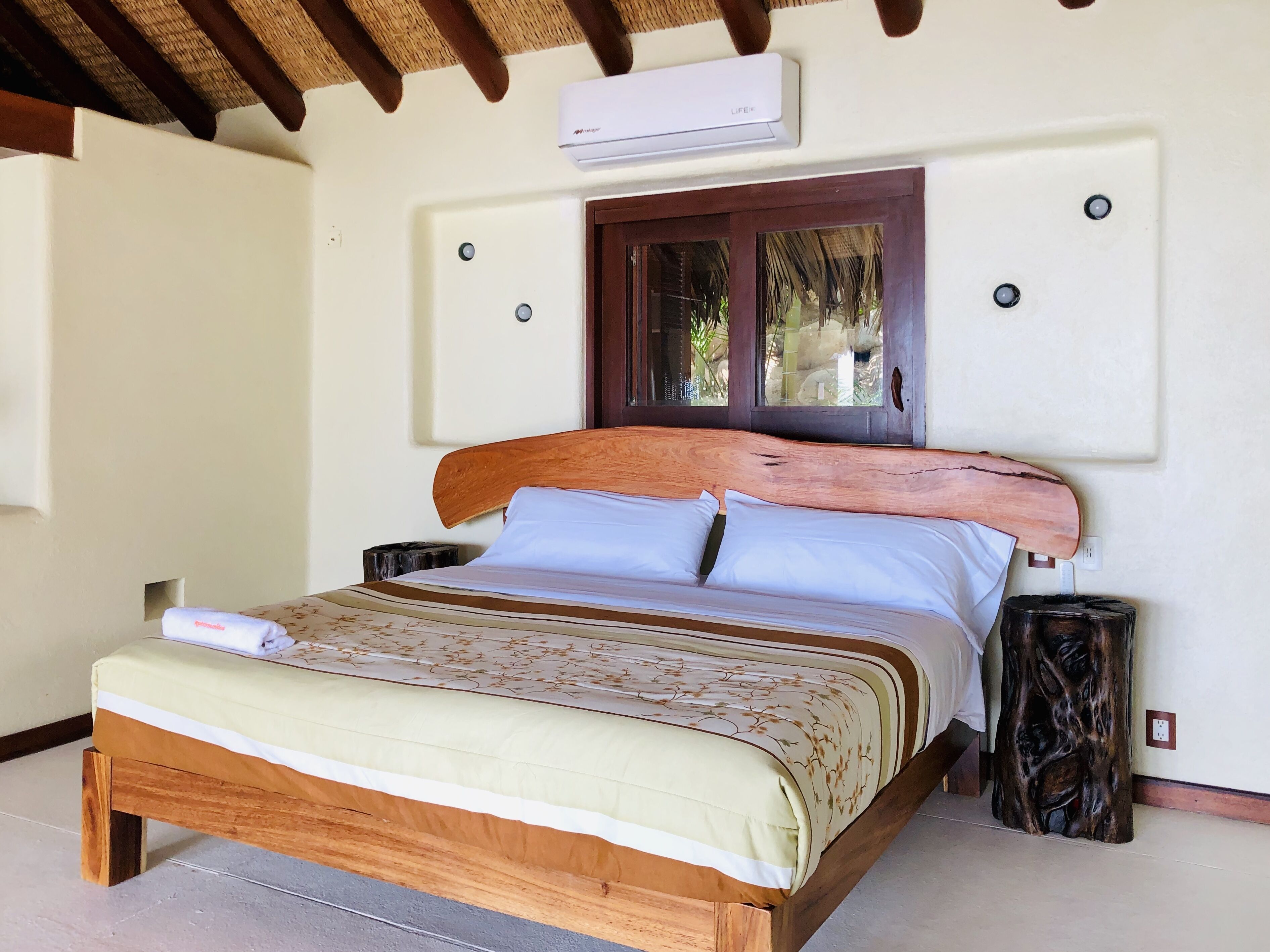 blackout curtains, free wifi, bed sheets