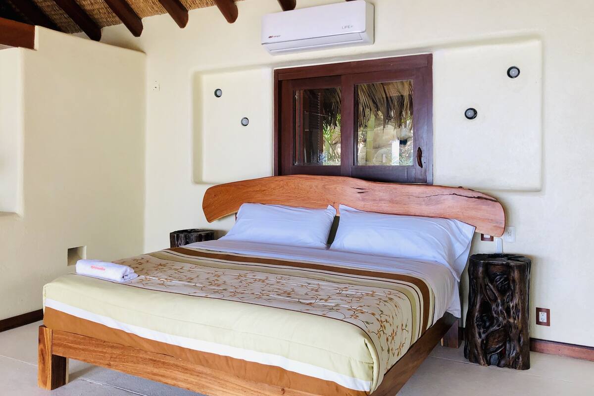 blackout curtains, free wifi, bed sheets