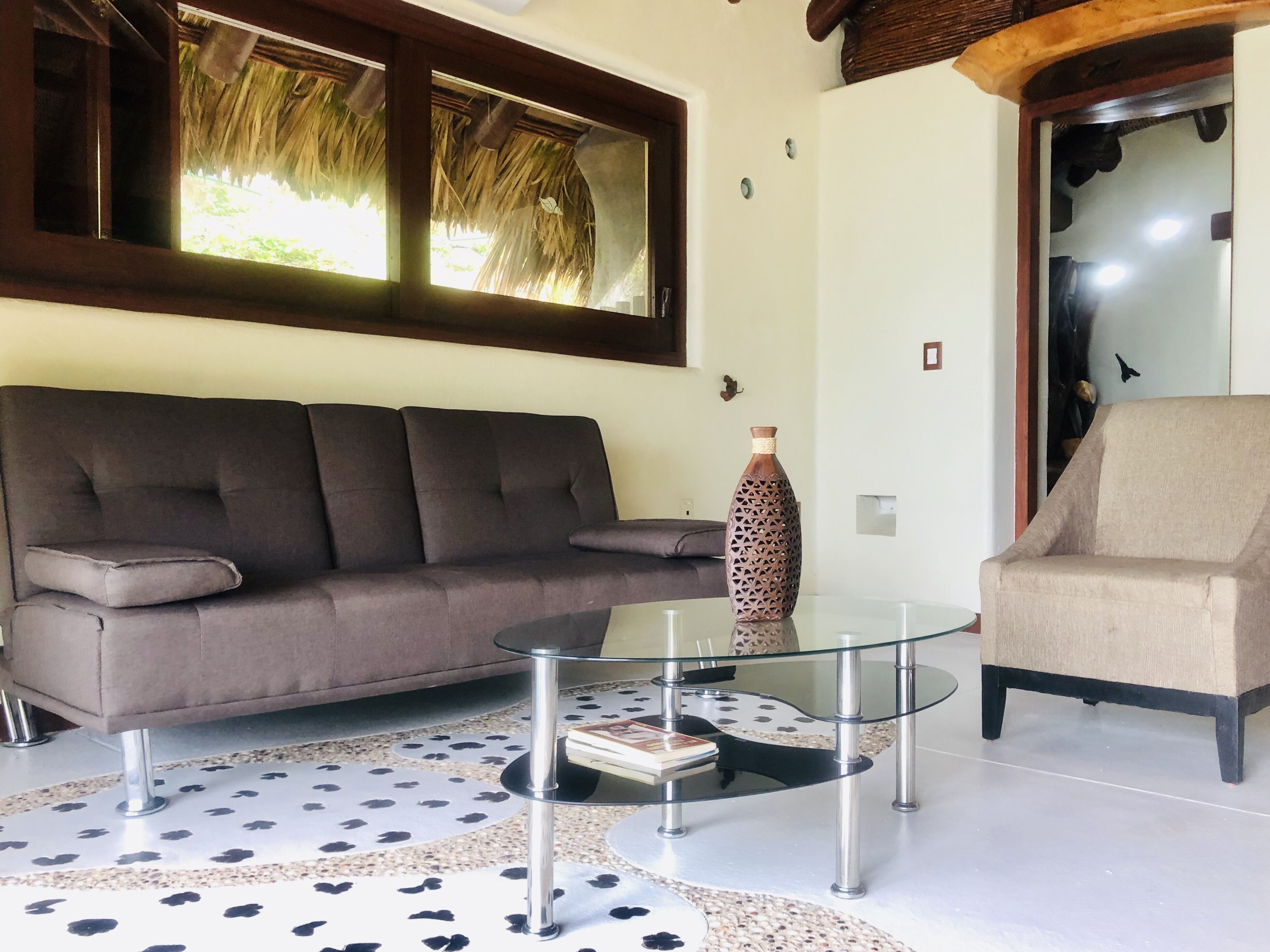 blackout curtains, free wifi, bed sheets