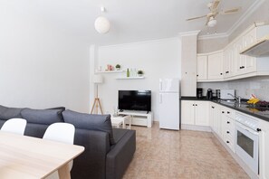 Fridge, microwave, oven, coffee/tea maker