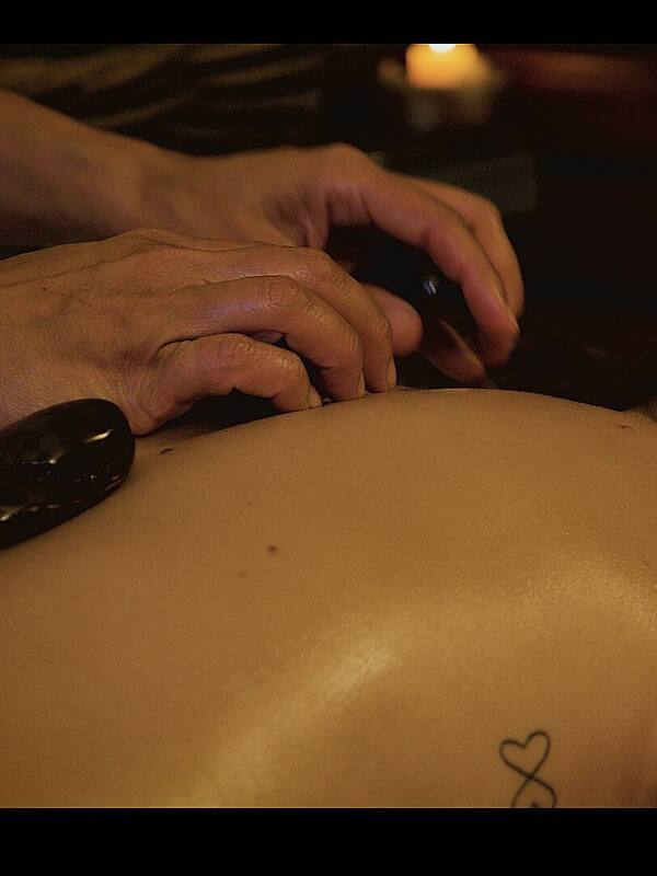 Sauna, hot tub, body treatments, aromatherapy, hot stone massages