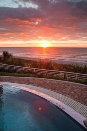 Innenpool, Außenpool