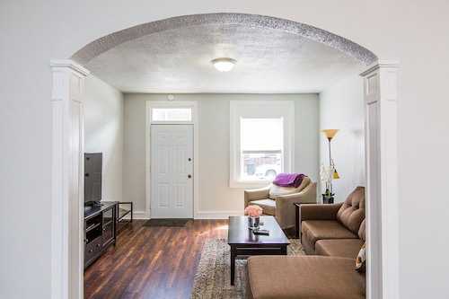 Lovely Downtown Townhome