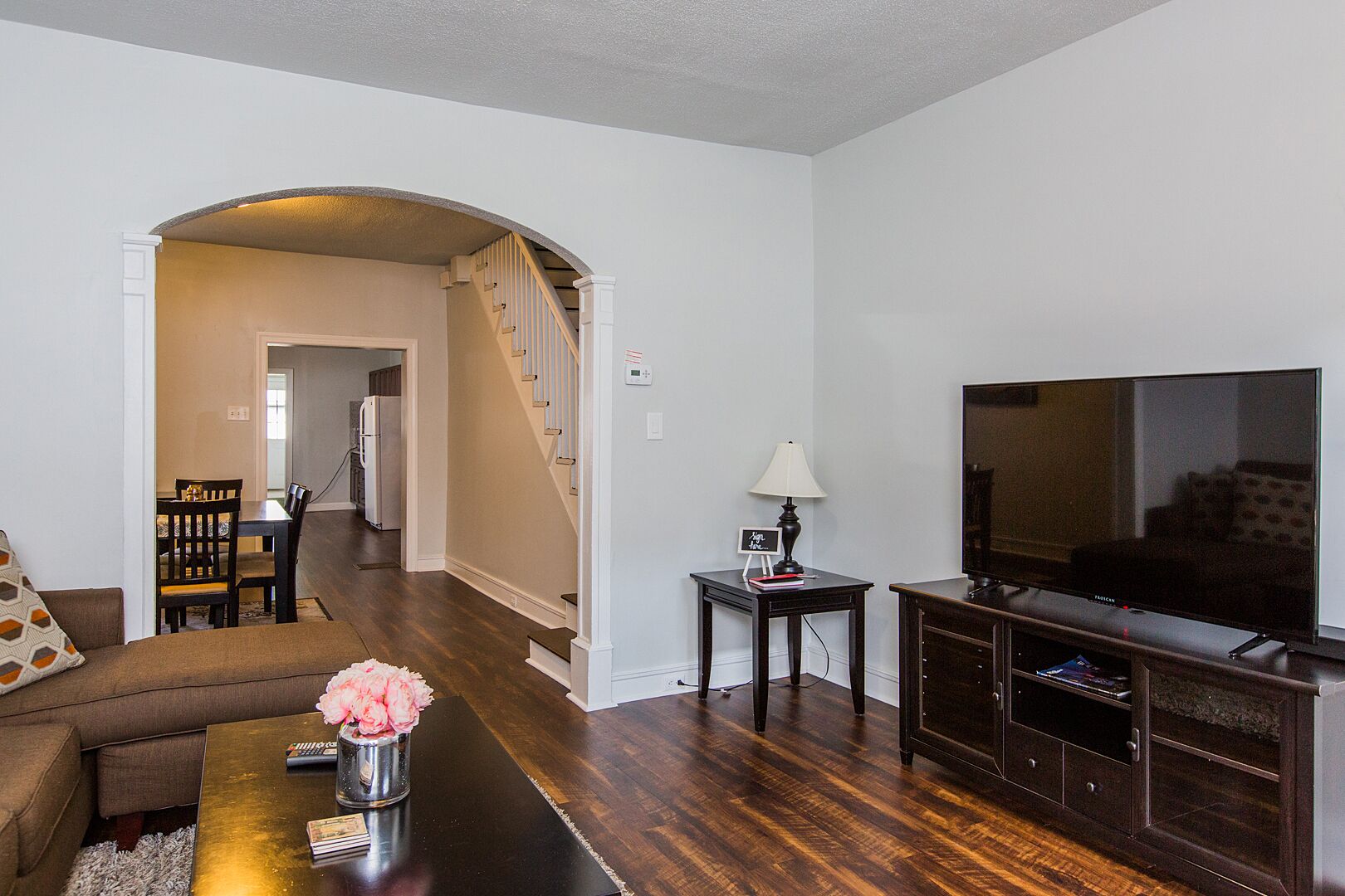 Smart TV, DVD player, books