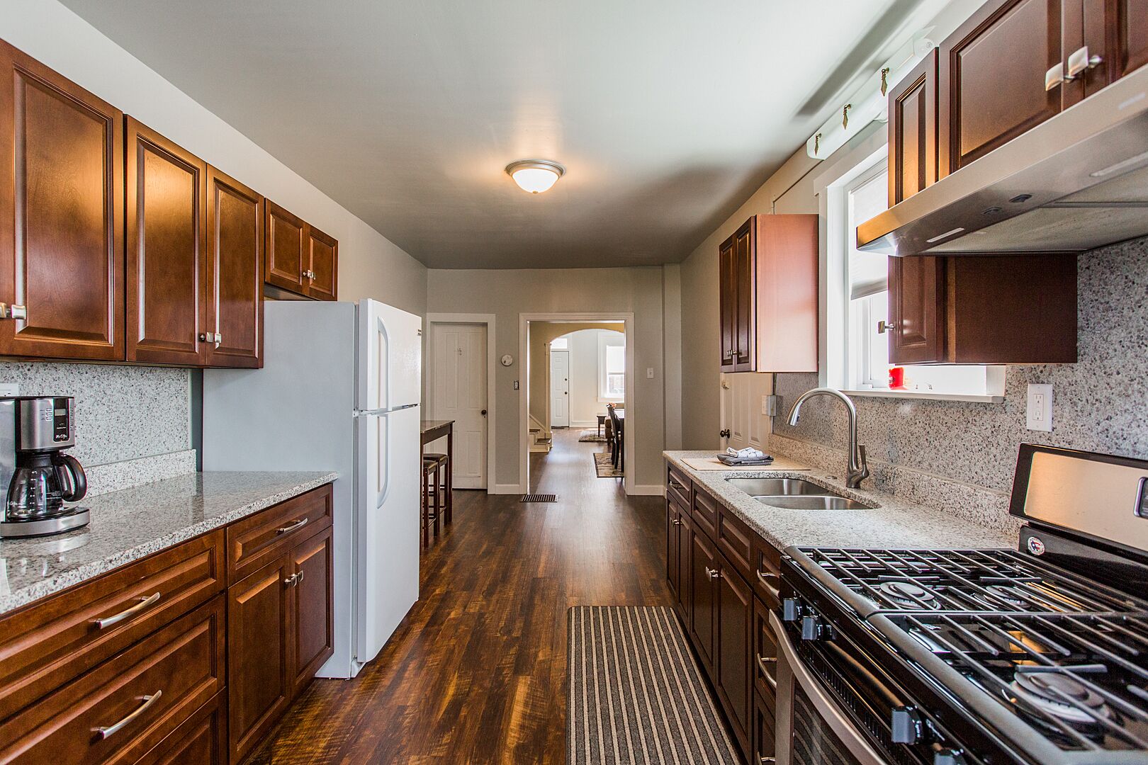 Frigorífic, microones, forn i placa de cuina 