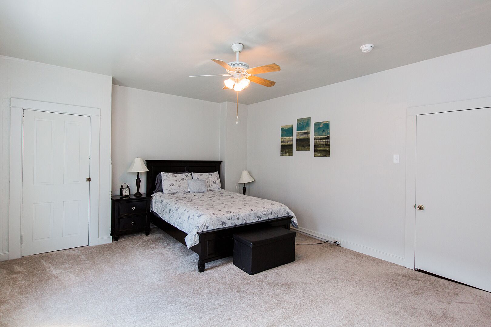 4 bedrooms, iron/ironing board, travel cot, WiFi