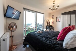 2 bedrooms, desk, iron/ironing board, travel crib