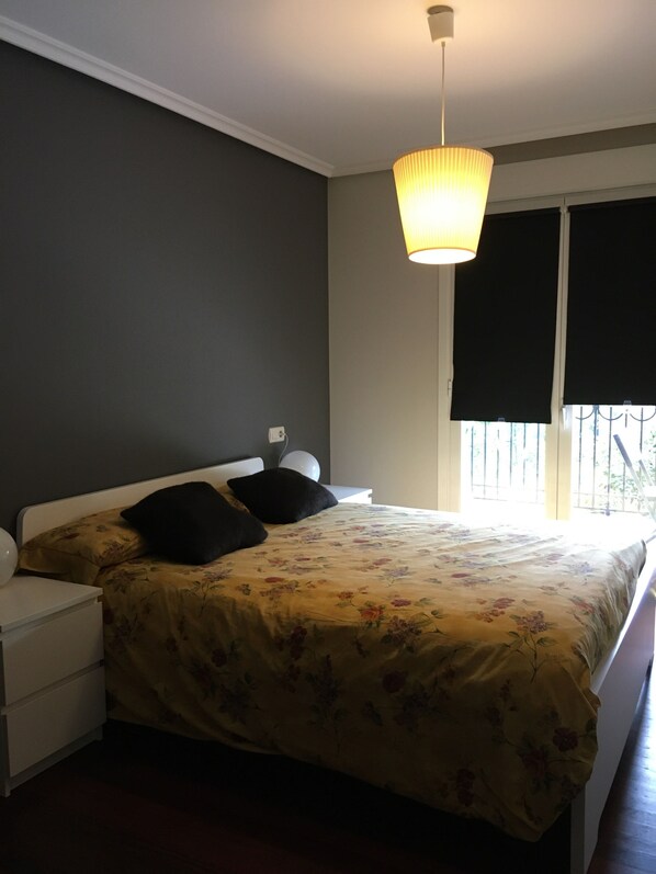 3 chambres, fer et planche Ă repasser, Wi-Fi, draps fournis