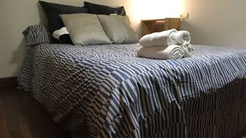 3 slaapkamers, een strijkplank/strijkijzer, wifi, beddengoed