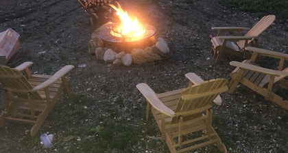 Georgetown Lake House With 4 bedrooms, 3 bathrooms, game room, fire pit, & more