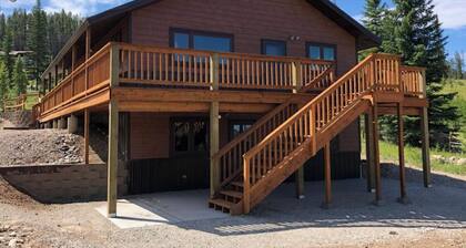 Georgetown Lake House With 4 bedrooms, 3 bathrooms, game room, fire pit, & more