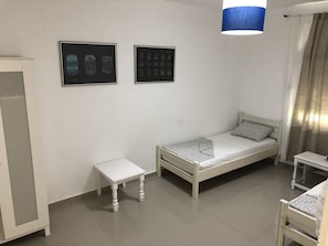 3 bedrooms, bed sheets