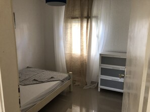 3 عدّة غرف نوم وملاءات أسرّة