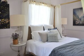 3 slaapkamers, een strijkplank/strijkijzer, gratis wifi, beddengoed