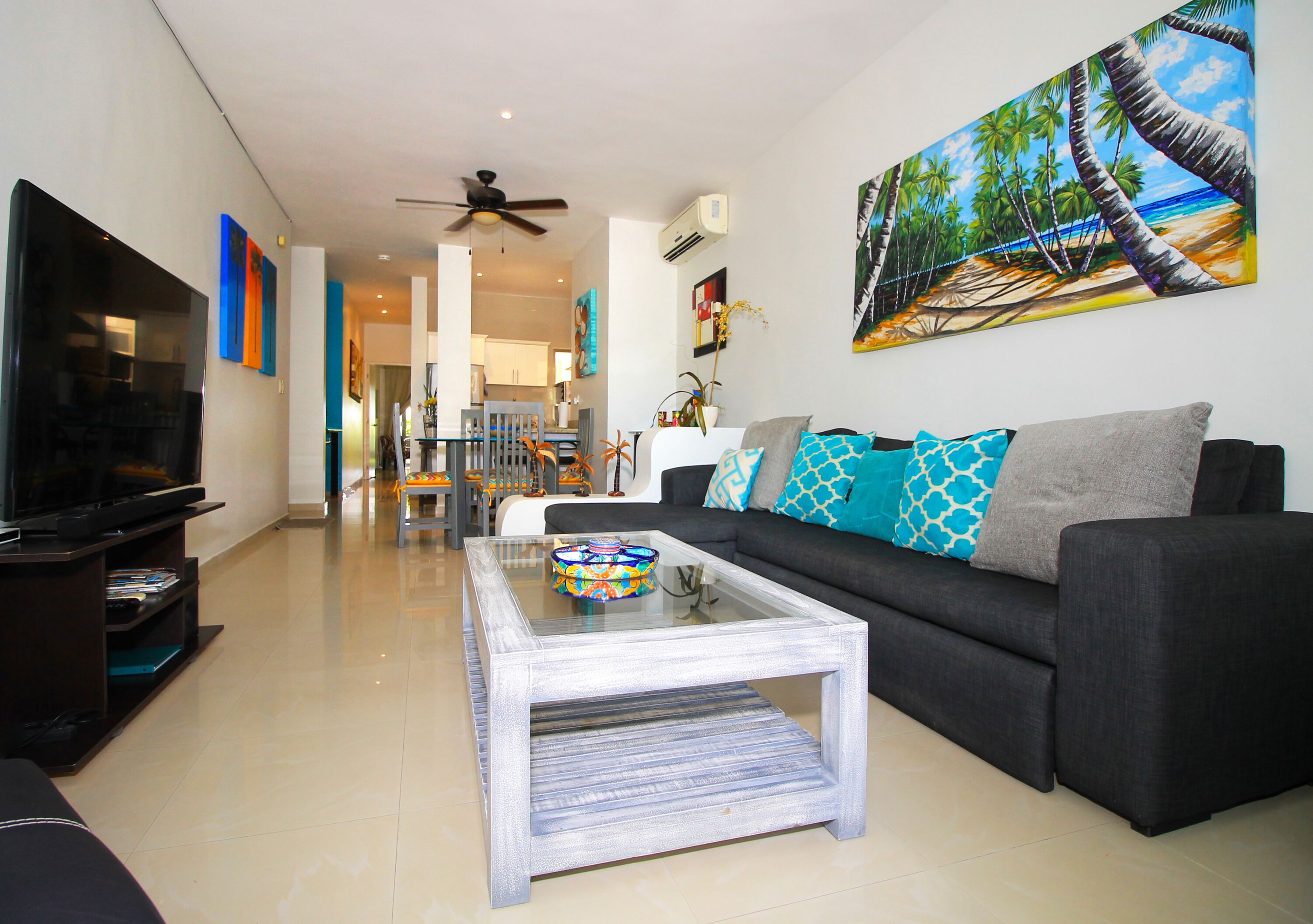Apartamento conforto | Sala de estar | TV de tela plana 40 polegadas com canais a cabo, TV