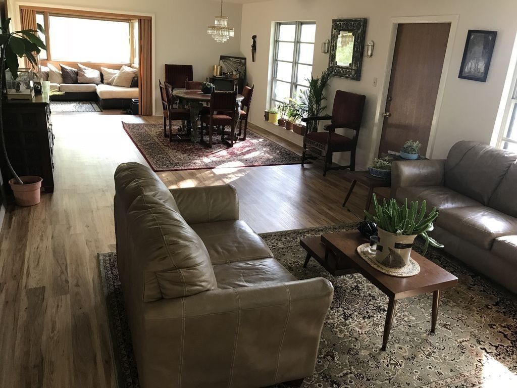 ACL Fest walking! Boho-chic Mid century Barton hills treehouse