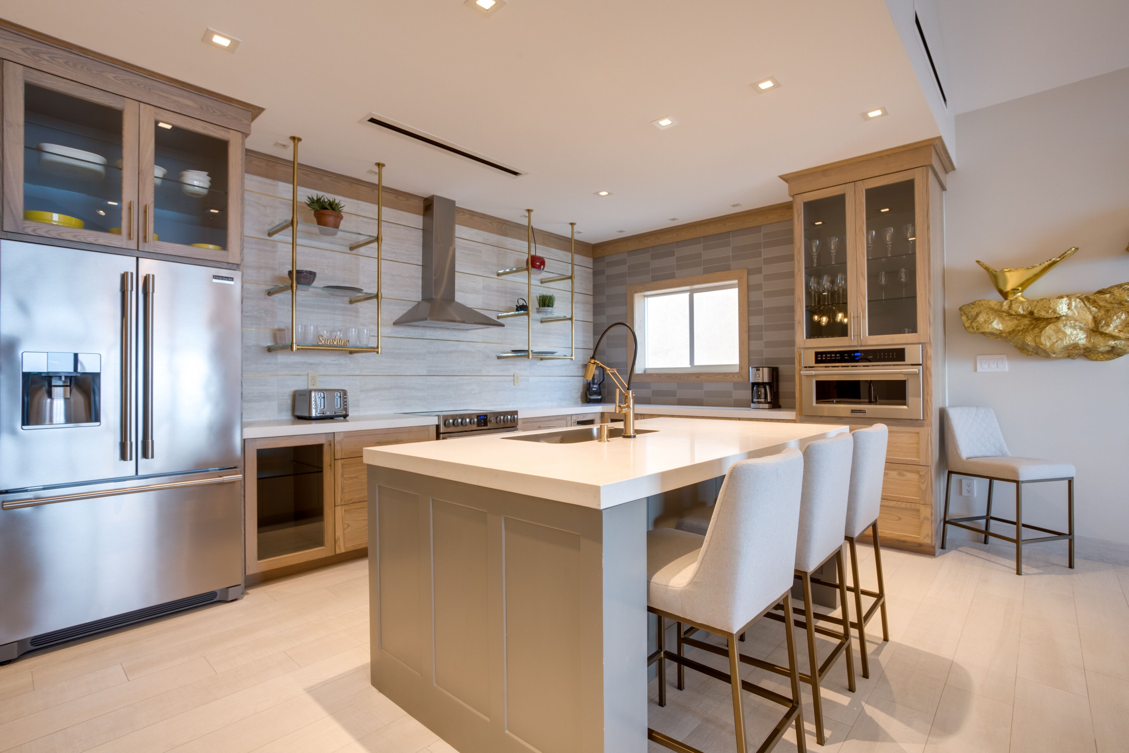 冰箱、微波炉、烤箱、炉灶