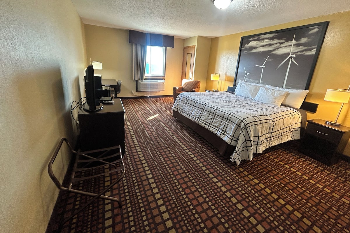 Bureau, fer et planche Ă repasser, Wi-Fi gratuit, draps fournis