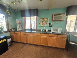 Free daily continental breakfast