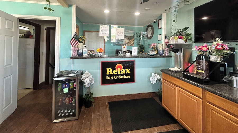 Relax Inn and Suite Adair I 80