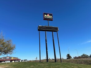 Exterior - Relax Inn (Adair)